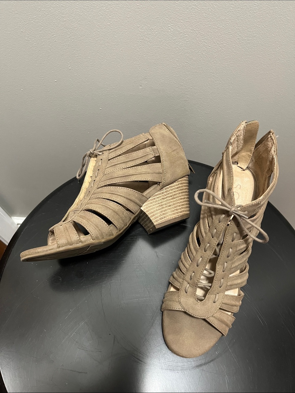 SOUL Naturalizer Taupe Strappy Lace-Up Block Heel Sandals